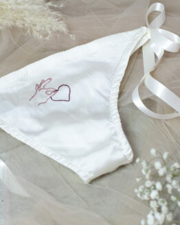 Culotte Nouée Cœur À Prendre En Ecru